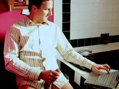 Das verdorbene Paar verabredet sich online zum Ficken 