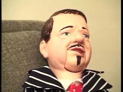 Dauergeile Bitch wird in ihren runden Hintern gerammelt