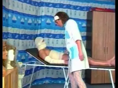 Dauergeile Nutte wird in ihre behaarte Votze gebumst