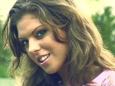 Die rattenscharfe Lady befriedigt sich selbst