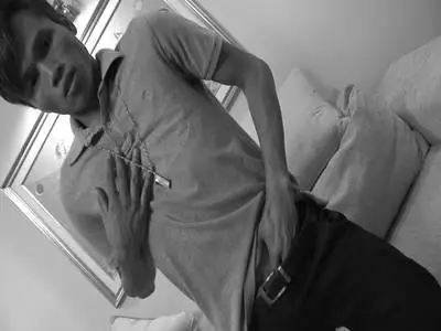 Perverser Lustknabe bläst einen dicken Schwanz