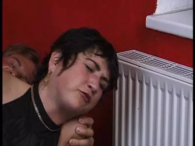 Perverses Flittchen mit rundem Po wird gebumst