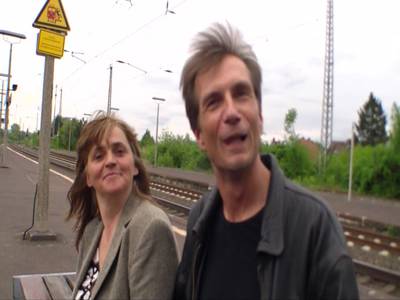 Steifer Lümmel wird von einer MILF in Dessous verschlungen 